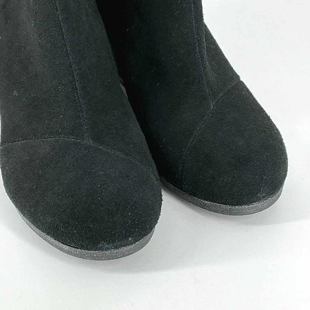 TOMS Size 9 Black Suede Wedge Ankle‎ Booties Round Toe Pull On Boots Leila